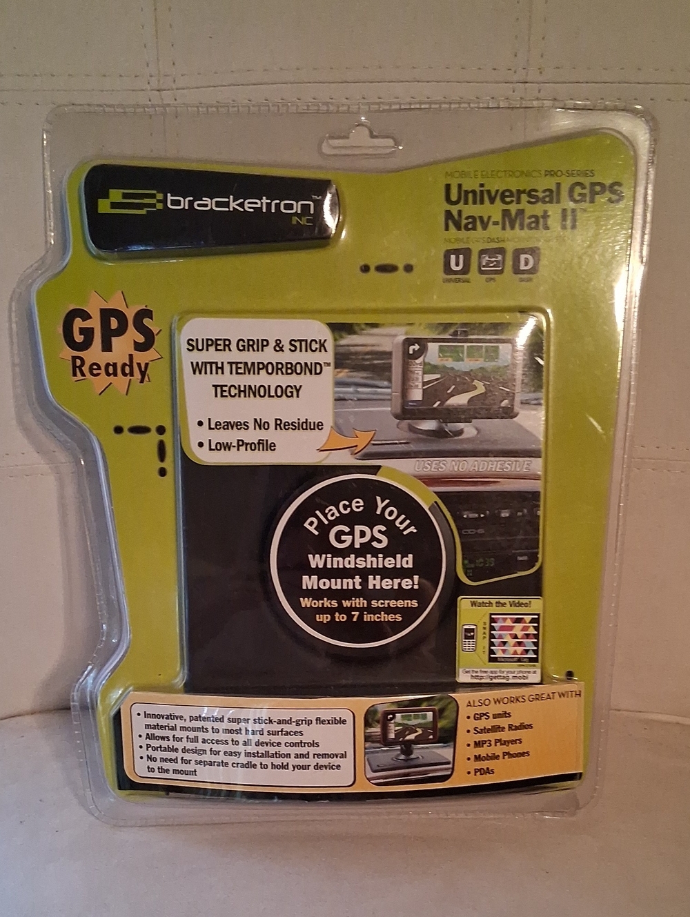 Universal GPS Nav-Mat II Windshield Mount